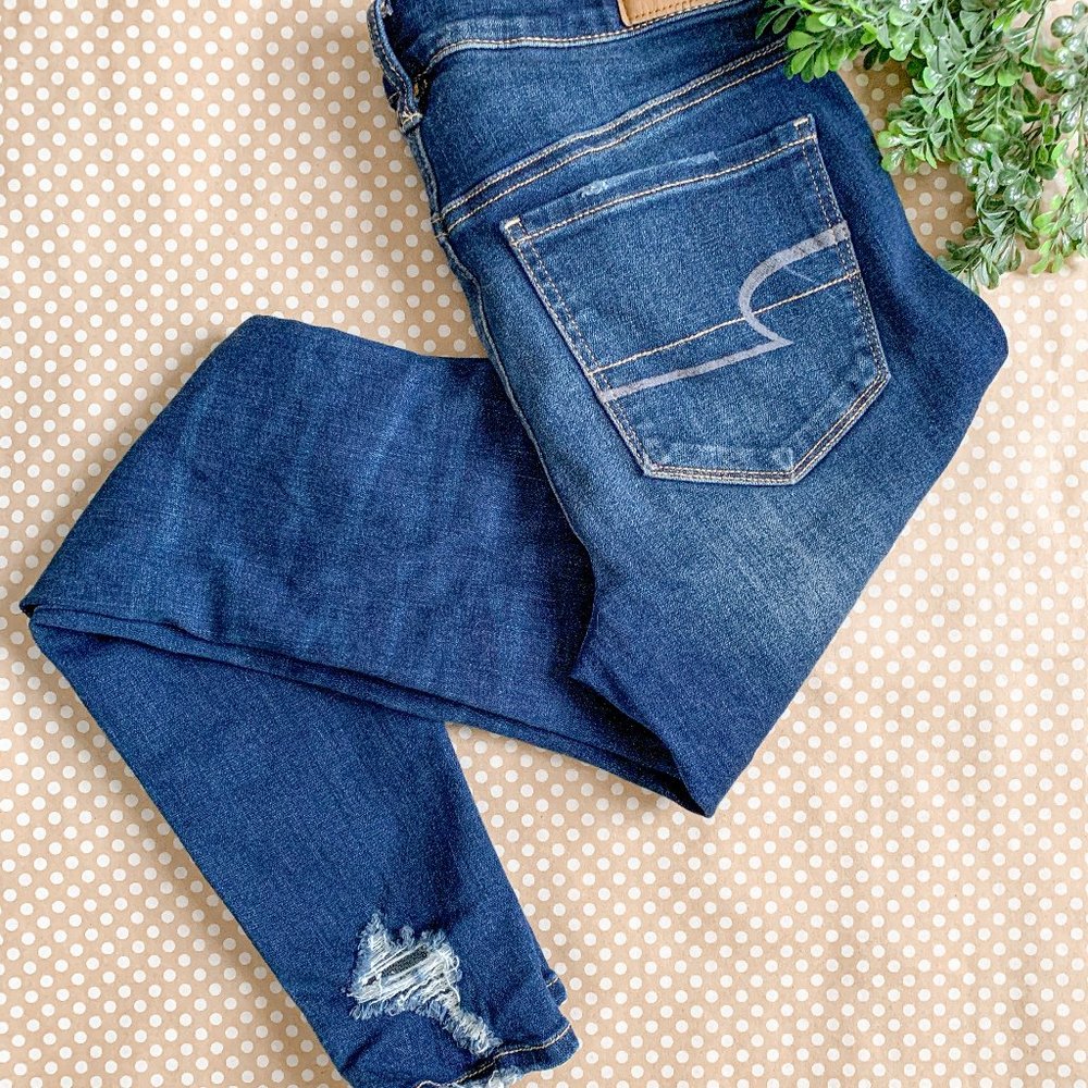 American Eagle Hi Rise Jegging Distressed Size 6